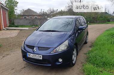 Минивэн Mitsubishi Grandis 2007 в 