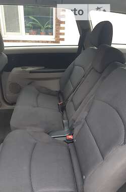 Минивэн Mitsubishi Grandis 2007 в 
