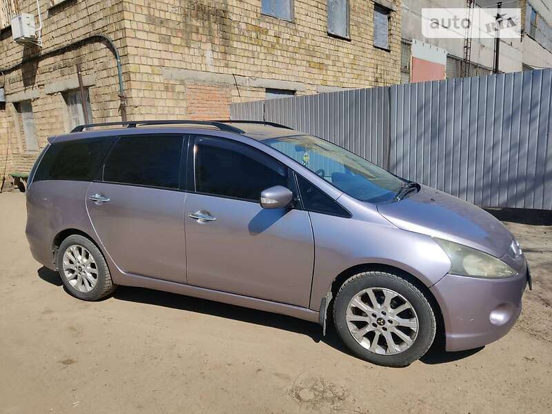 Mitsubishi Grandis 2006