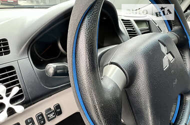 Мінівен Mitsubishi Grandis 2008 в 