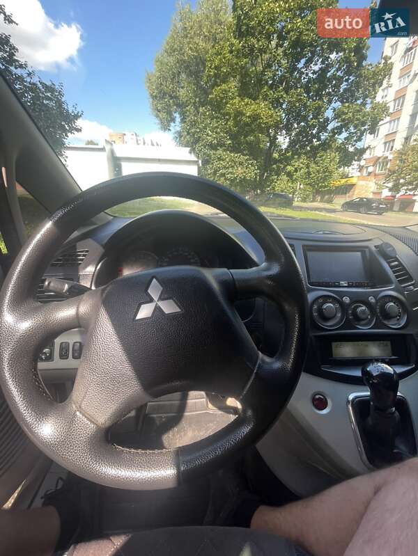 Минивэн Mitsubishi Grandis 2007 в Львове