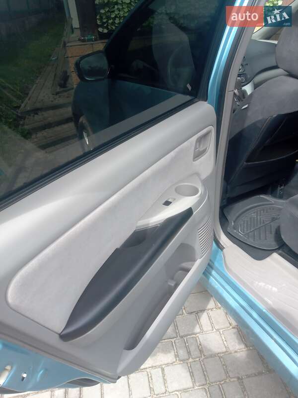 Минивэн Mitsubishi Grandis 2004 в Кременце