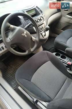 Минивэн Mitsubishi Grandis 2007 в Благовещенском