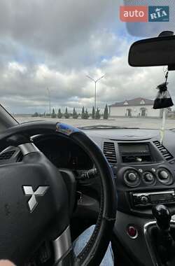 Мінівен Mitsubishi Grandis 2006 в 