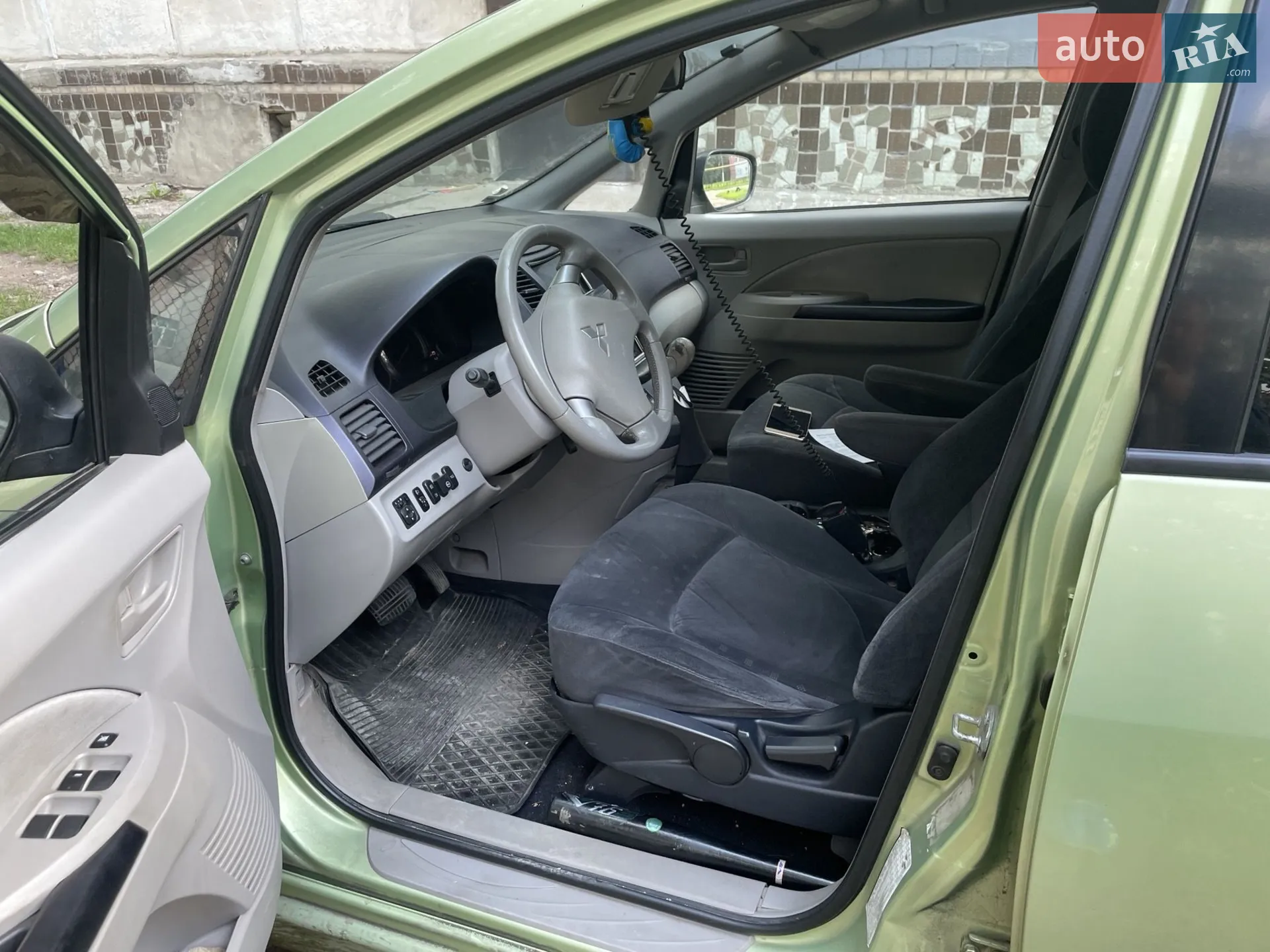 Mitsubishi Grandis 2004