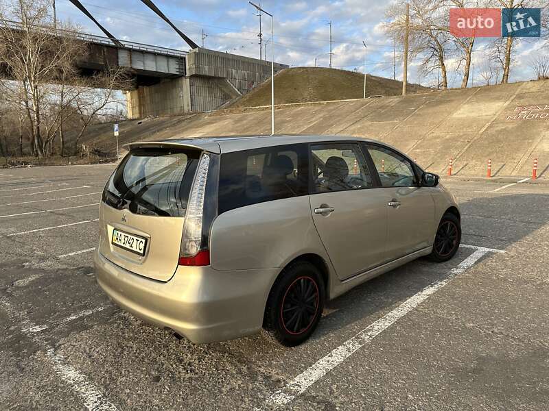 Минивэн Mitsubishi Grandis 2007 в Киеве