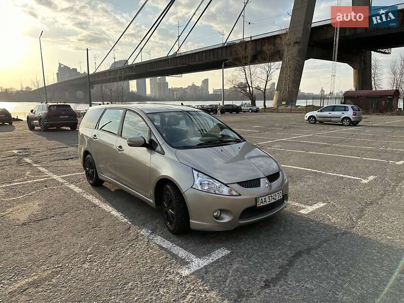 Минивэн Mitsubishi Grandis 2007 в Киеве