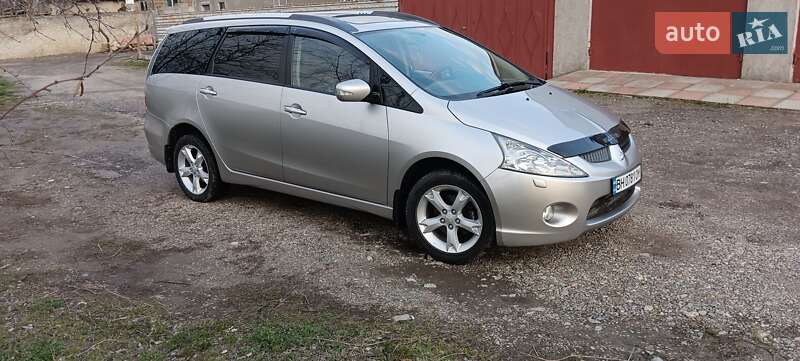 Mitsubishi Grandis 2008