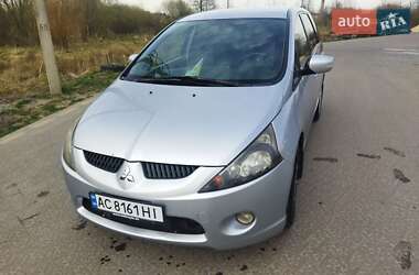 Минивэн Mitsubishi Grandis 2006 в 