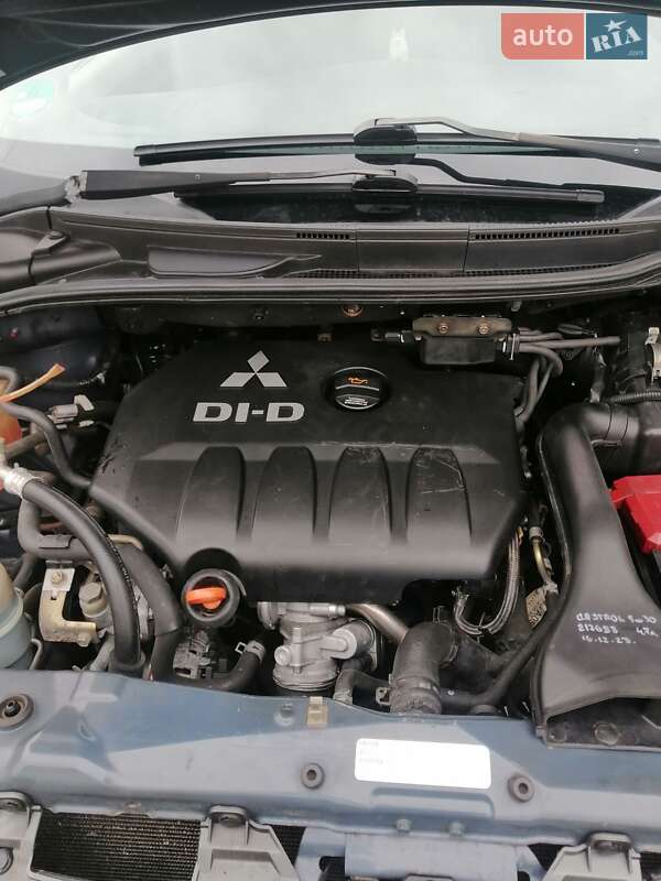 Минивэн Mitsubishi Grandis 2005 в Коломые