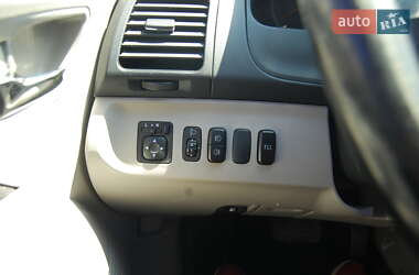 Минивэн Mitsubishi Grandis 2008 в 