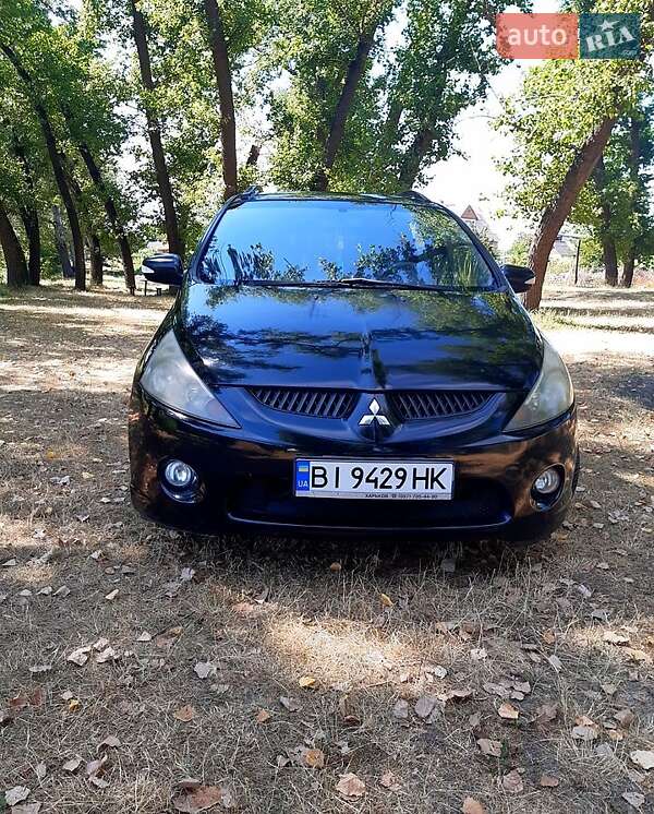 Mitsubishi Grandis 2005