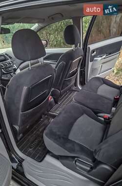 Минивэн Mitsubishi Grandis 2008 в 