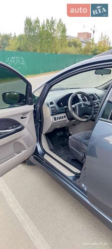 Минивэн Mitsubishi Grandis 2006 в Ивано-Франковске