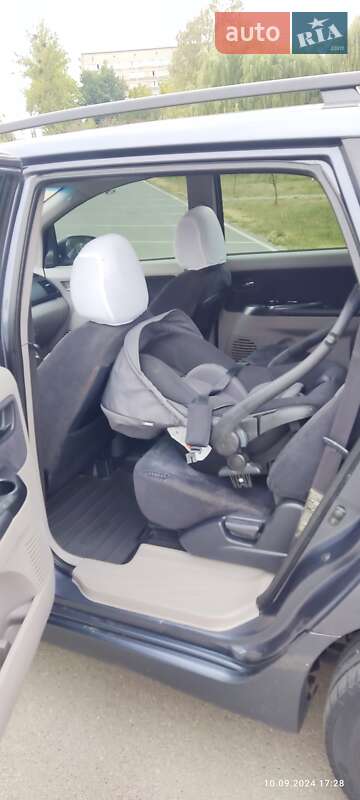 Минивэн Mitsubishi Grandis 2006 в Ивано-Франковске