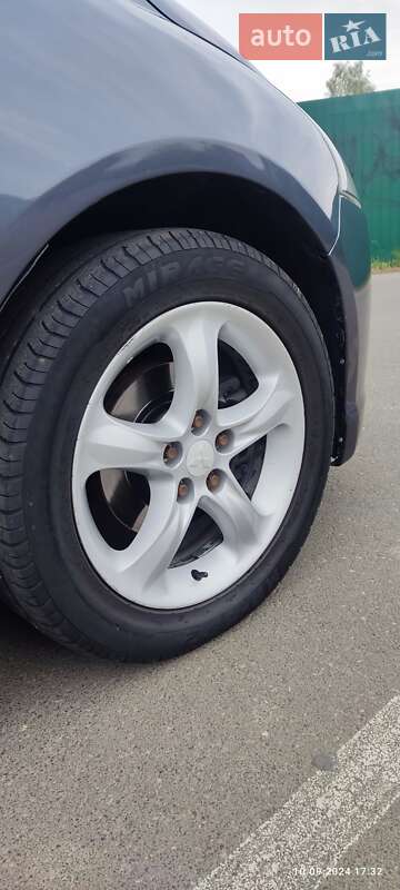 Минивэн Mitsubishi Grandis 2006 в Ивано-Франковске