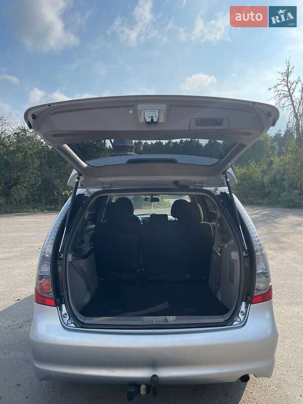 Минивэн Mitsubishi Grandis 2004 в Бродах