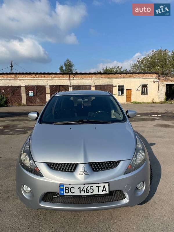 Минивэн Mitsubishi Grandis 2004 в Бродах