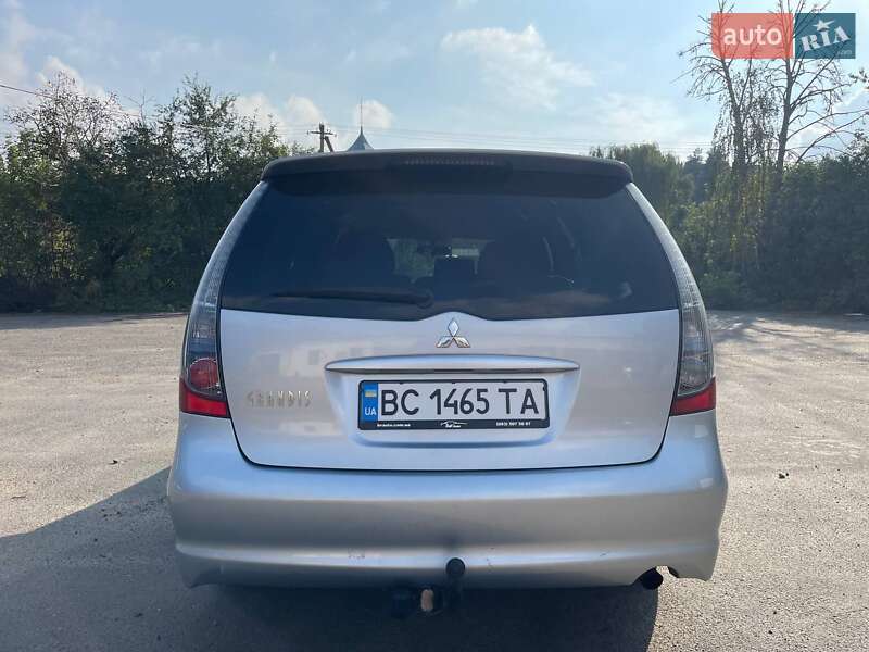 Минивэн Mitsubishi Grandis 2004 в Бродах