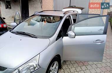 Минивэн Mitsubishi Grandis 2007 в 
