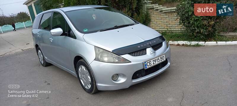 Минивэн Mitsubishi Grandis 2006 в 