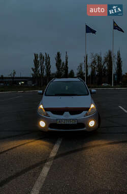 Минивэн Mitsubishi Grandis 2008 в 