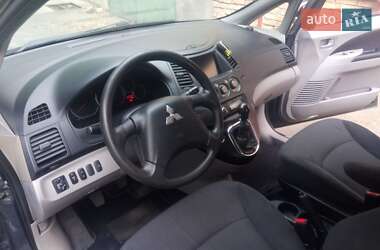 Мінівен Mitsubishi Grandis 2005 в 