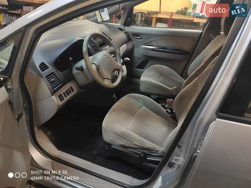Минивэн Mitsubishi Grandis 2004 в Днепре