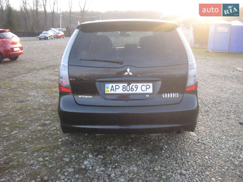 Минивэн Mitsubishi Grandis 2008 в Ивано-Франковске