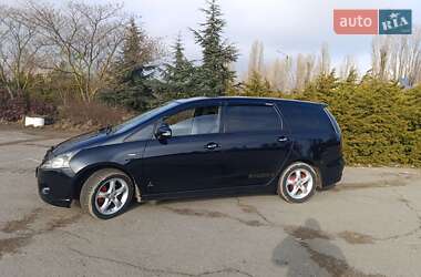 Минивэн Mitsubishi Grandis 2005 в 