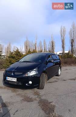 Минивэн Mitsubishi Grandis 2005 в 