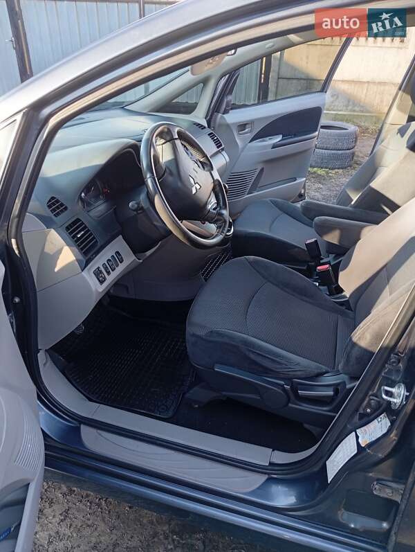 Минивэн Mitsubishi Grandis 2006 в Шептицькому