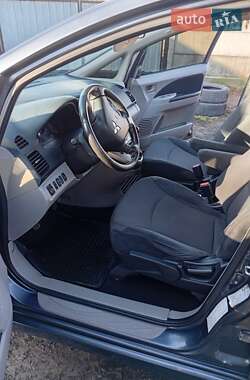 Мінівен Mitsubishi Grandis 2006 в 