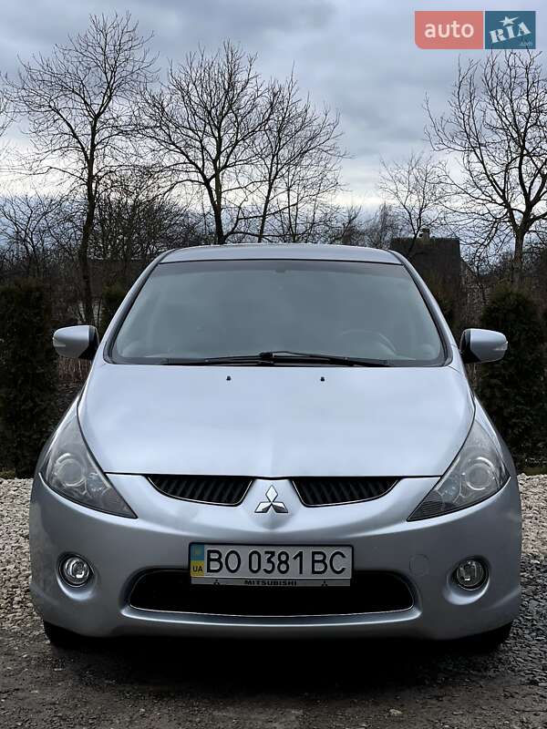 Минивэн Mitsubishi Grandis 2006 в Кременце