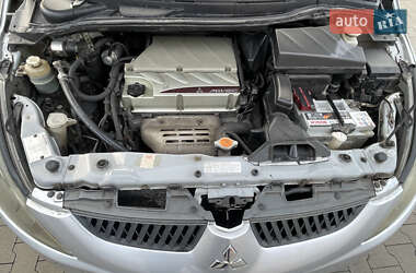 Минивэн Mitsubishi Grandis 2004 в 