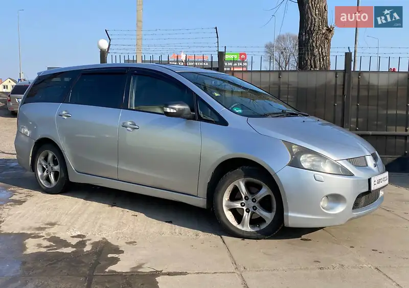 Mitsubishi Grandis 2006