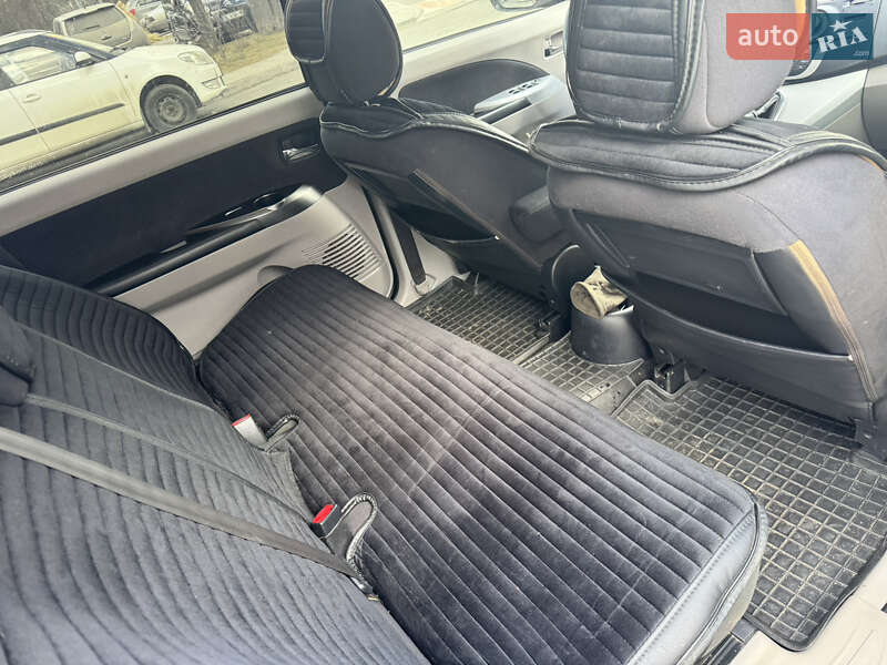 Мінівен Mitsubishi Grandis 2007 в Львові фото 10 Мінівен Mitsubishi Grandis 2007 в Львові