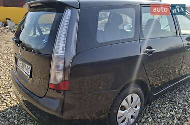 Минивэн Mitsubishi Grandis 2006 в 