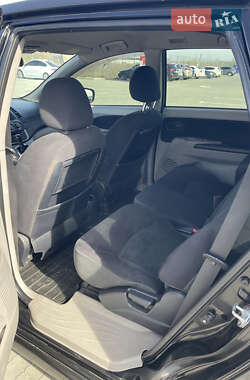 Мінівен Mitsubishi Grandis 2007 в 