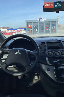Мінівен Mitsubishi Grandis 2007 в 