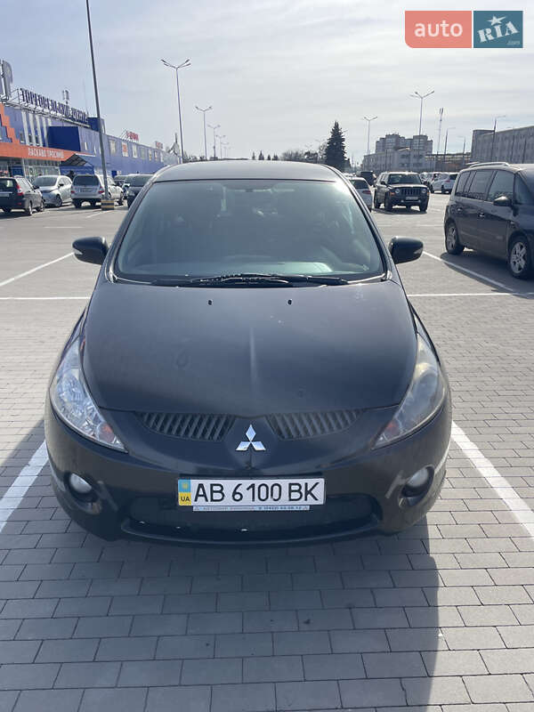 Мінівен Mitsubishi Grandis 2007 в 
