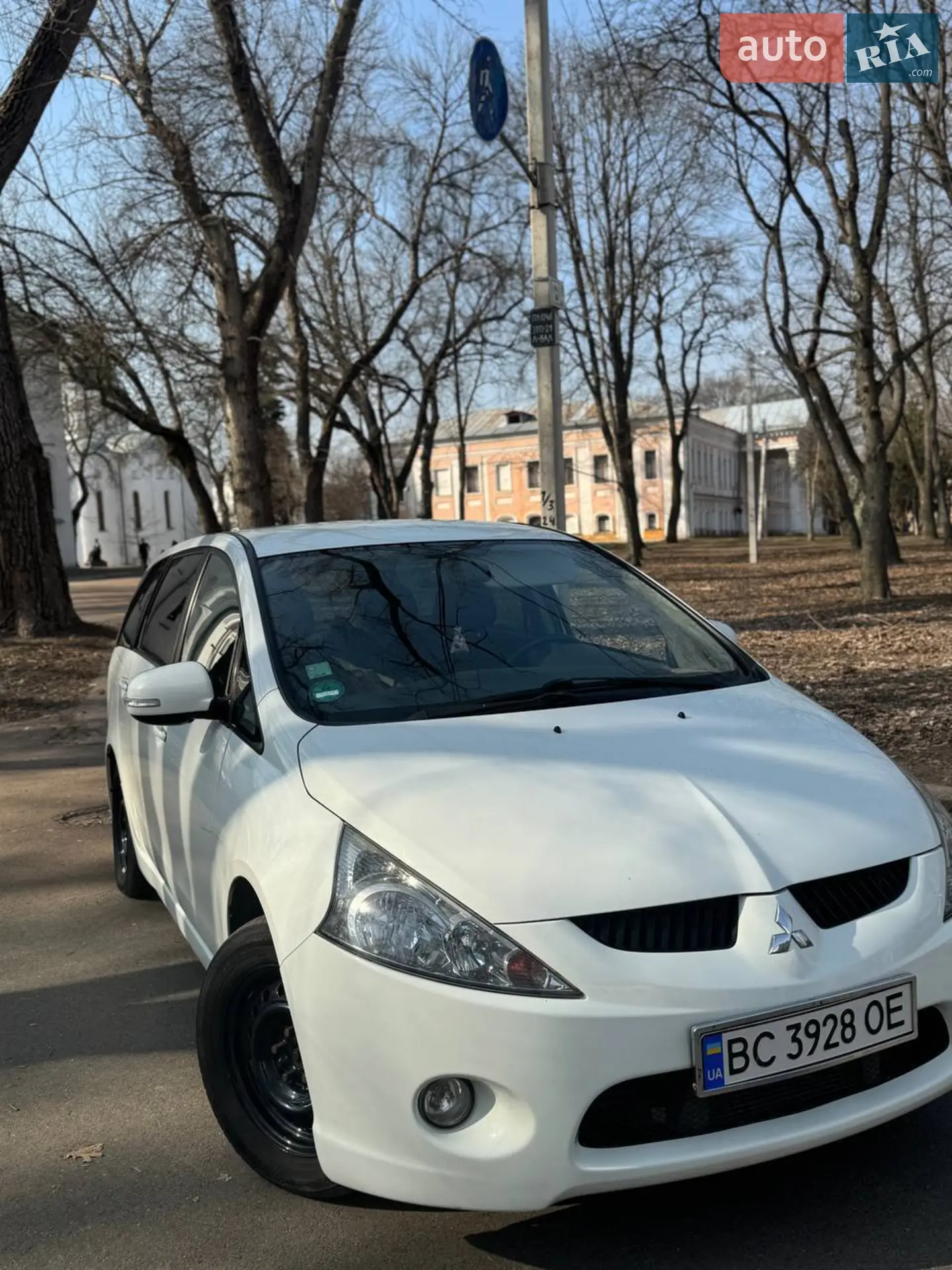 Mitsubishi Grandis 2010
