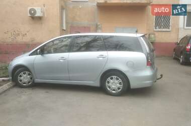 Минивэн Mitsubishi Grandis 2005 в 