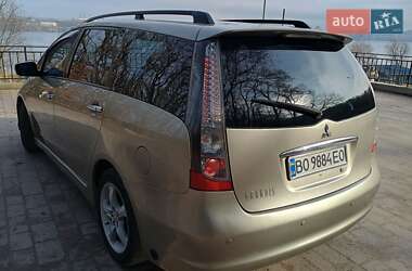 Минивэн Mitsubishi Grandis 2007 в 