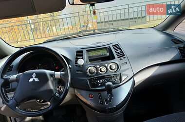 Минивэн Mitsubishi Grandis 2007 в 