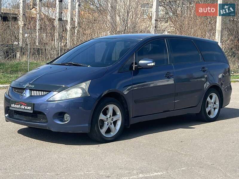 Mitsubishi Grandis 2006