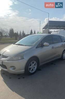 Минивэн Mitsubishi Grandis 2006 в 