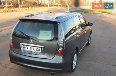 Мінівен Mitsubishi Grandis 2009 в 