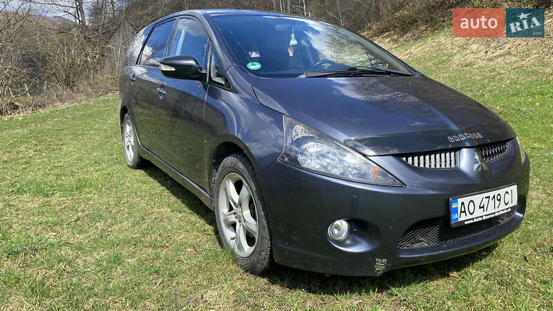 Mitsubishi Grandis 2005