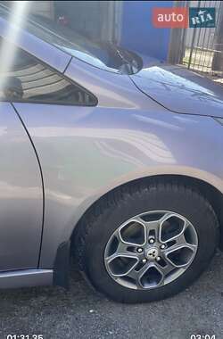 Минивэн Mitsubishi Grandis 2004 в 